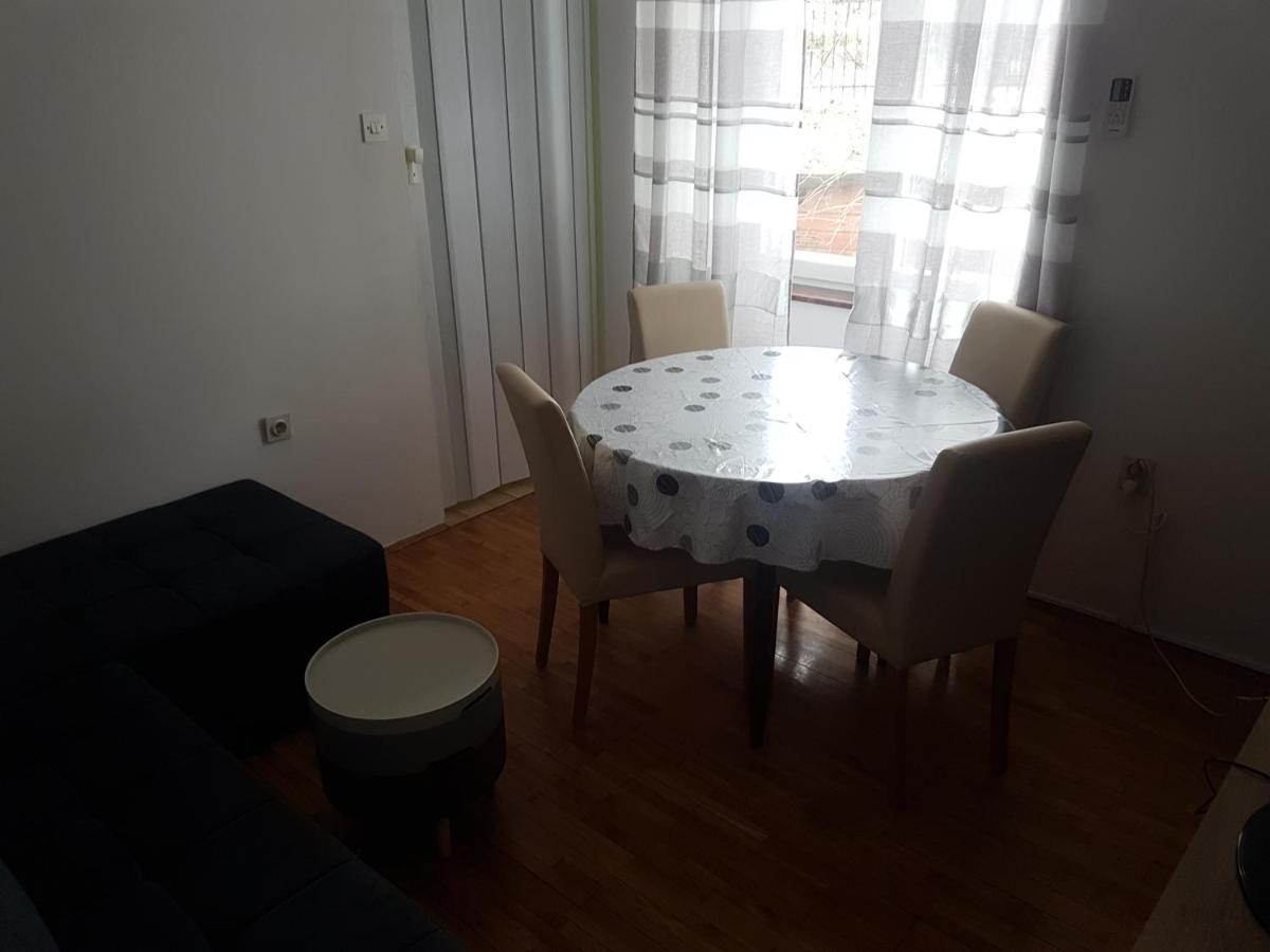 Apartment Jazine Zara Esterno foto