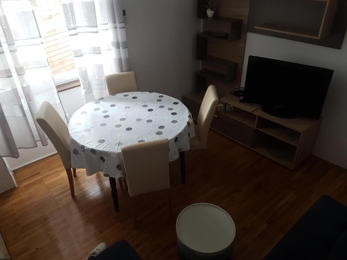 Apartment Jazine Zara Esterno foto