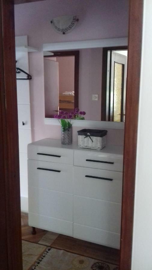 Apartment Jazine Zara Esterno foto